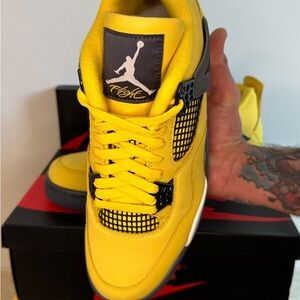 Size 9.5 - Jordan 4 Retro Mid Lightning